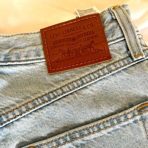Levi’s 80s Mom Jeans